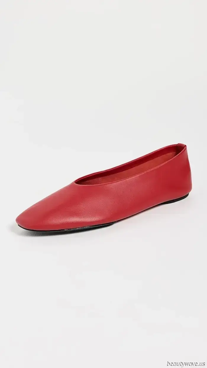 This is the color of ballet flats that fashion enthusiasts will purchase for the rest of 2025.