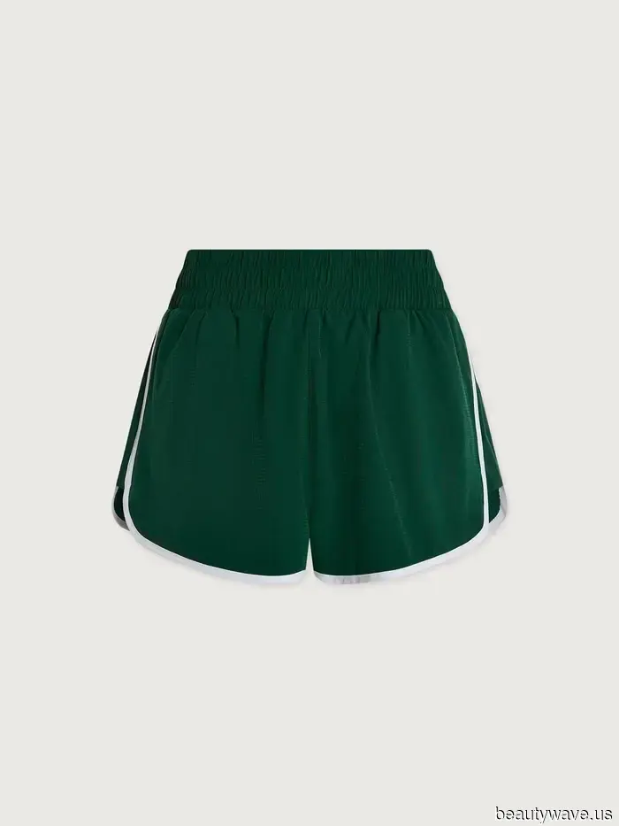 Seen in NYC—the Shorts Trend that It Girls are pairing with T-Shirts.