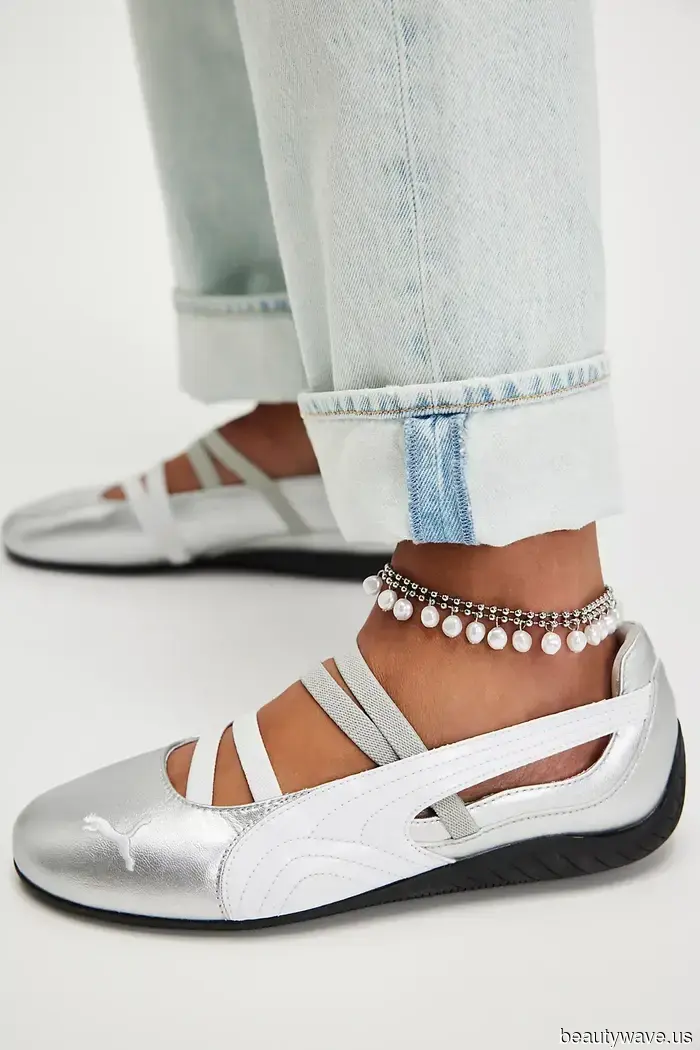 Non Sneakers, Non Mary Janes: J.Law Ha Appena Trovato la Tendenza delle Scarpe Ibride di Cui Sono Convinto Che Andrà Esaurita