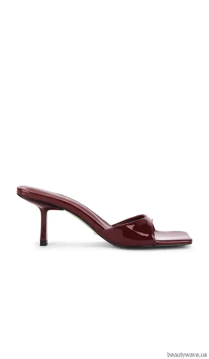 Clicca qui per la prova che questo sofisticato colore di scarpe funziona sia con i jeans che con i vestiti