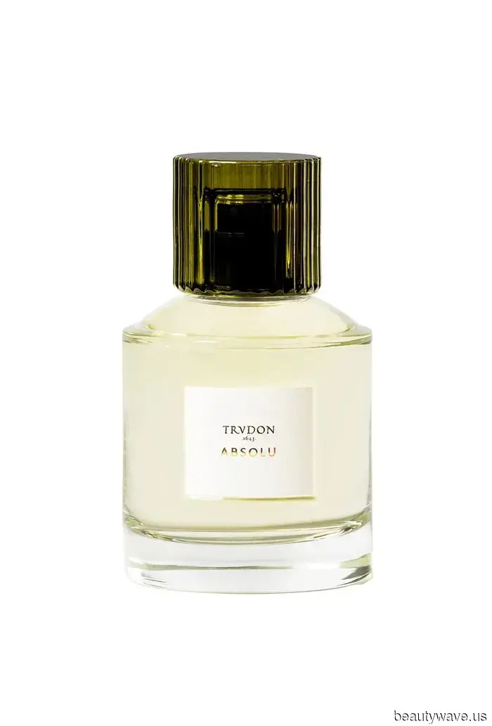 I can't confirm it, but I'm almost certain that this smoky scent enhances the appearance of your outfits.