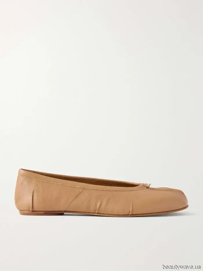 Когда-то самые противоречивые туфли моды, таби внезапно повсюду — 17 туфель с разделенным носком, которые стоит купить сейчас