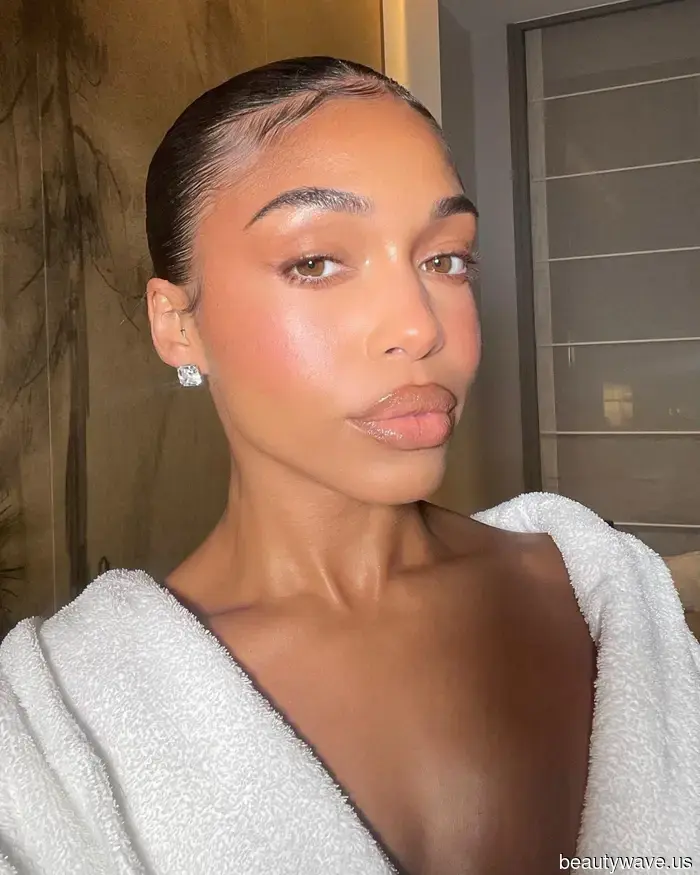 There’s a particular equation for achieving natural-looking makeup—8 techniques that professional artists use to perfect the method.