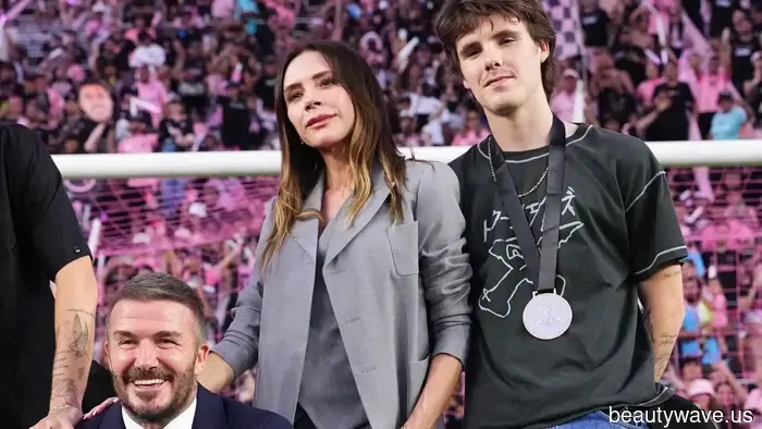 Victoria Beckhams Langeweile mit Puddle Pants&mdash;Das ist der überraschende Hosen-Trend, den sie stattdessen trägt.