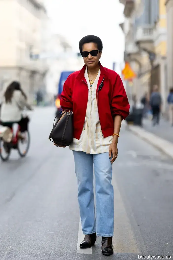 *Not* Sandals—The Anti-Spring Shoe Trend That Every Stylish Individual in Milan Is Pairing With Light-Wash Jeans