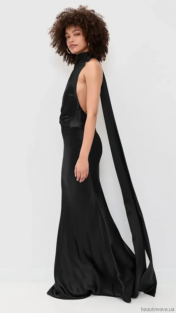 Avvistata in viaggio verso il matrimonio di Taylor Swift: Dakota Johnson nel più elegante LBD trend del 2026