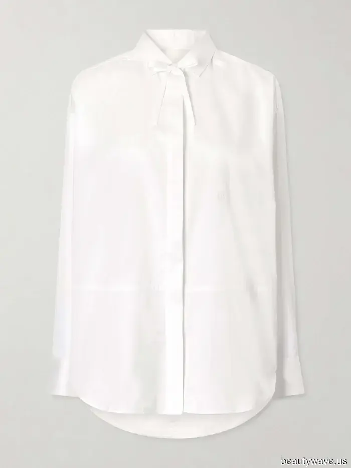 I'm a Classic Dresser Who's an Expert at Packing a Carry-On; Here's Everything I Brought for a Weekend Trip.