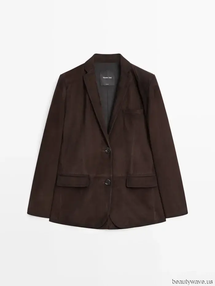 No one does winter fashion quite like Londoners—here are 7 ideal ways they're styling jeans and boots this season.