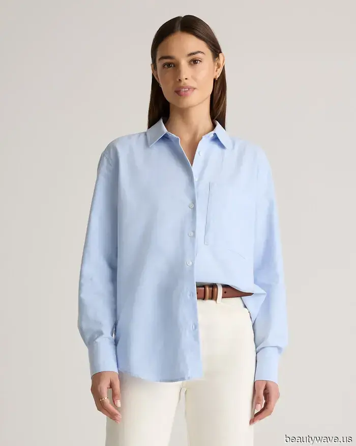 FYI: Se indossi questa tendenza di sneaker datata nell'autunno 2025, assicurati di abbinarla a jeans larghi.