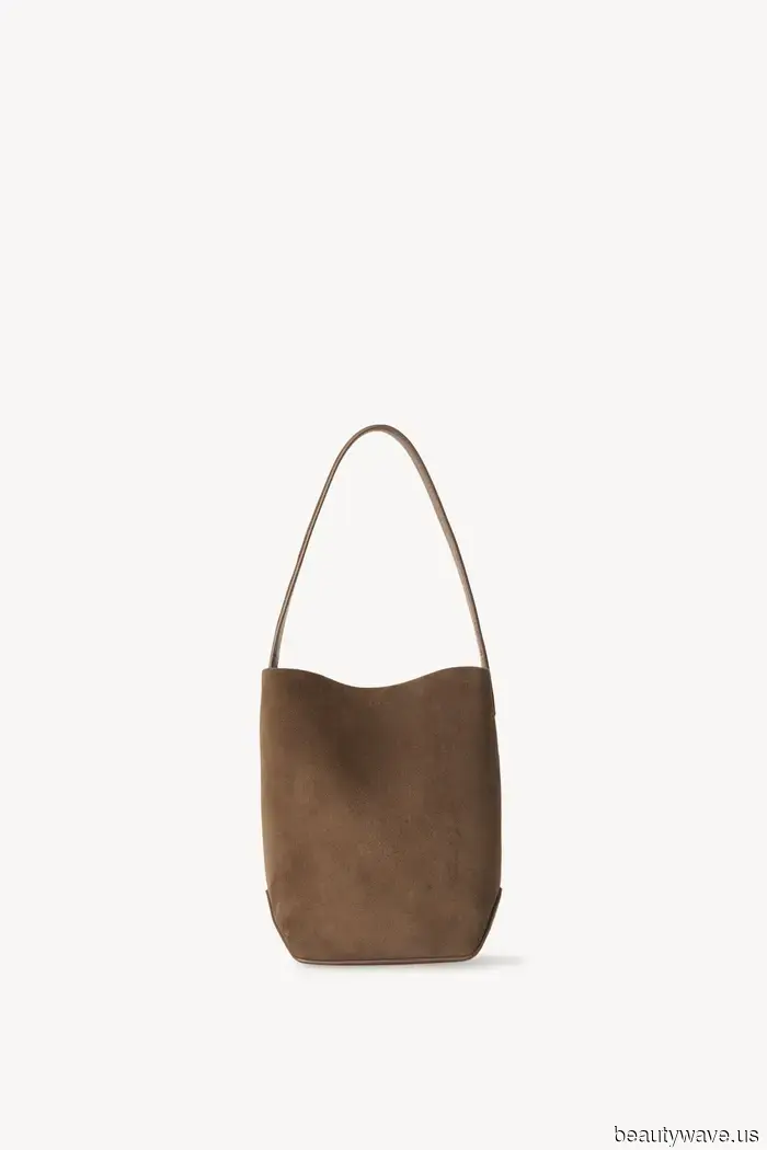 Instagram hat es gerade bestätigt: Diese elegante, minimalistische The Row Tasche steht kurz davor, Kultstatus zu erreichen.