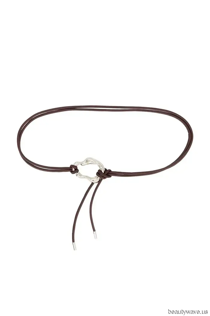 Every stylish woman is donning this "plain" yet sophisticated skirt—apologies to minis and maxis!