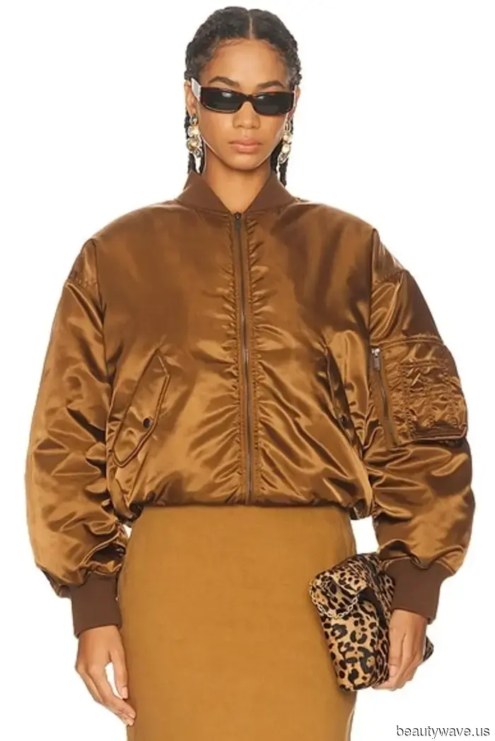 Eine der schicksten Frauen der Welt trug gerade diesen veralteten Jackentrend, also schätze ich, er ist zurück.