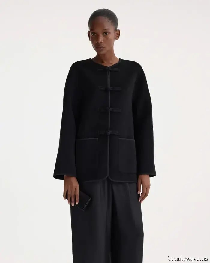 While black boots are a timeless choice, styling them in this way will give them a fresh, modern twist for 2026.