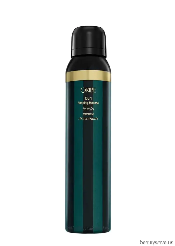 Dieses altmodische Haarprodukt ist gerade zum Geheimnis geworden, um feinem Haar Volumen zu verleihen.