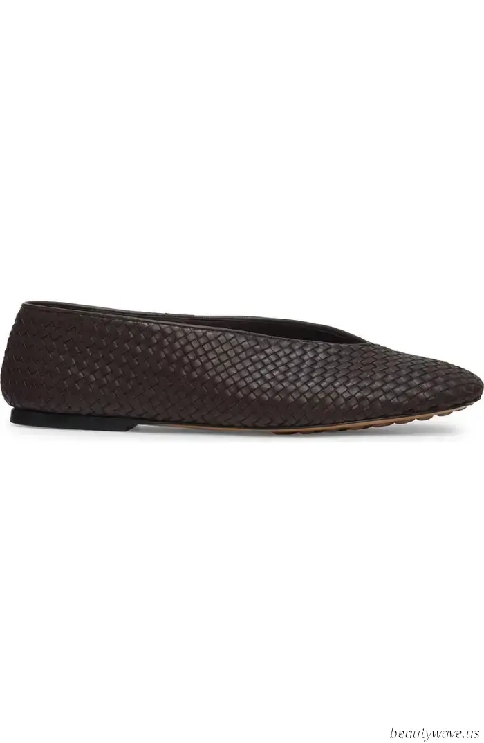 Sophisticated Dressers in Manhattan Are Swapping Suede Flats for This Similarly Luxurious Trend.