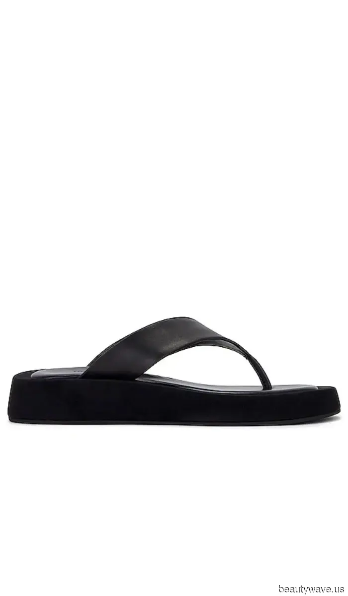 The Most Stylish Summer 2025 Looks Are Surprisingly the Most Relaxed—Allow Me to Elaborate.