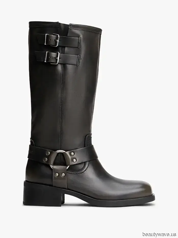 Fashion Experts Agree: This Winter Boot Style Pairs Well with Jeans, Skirts, and Leggings