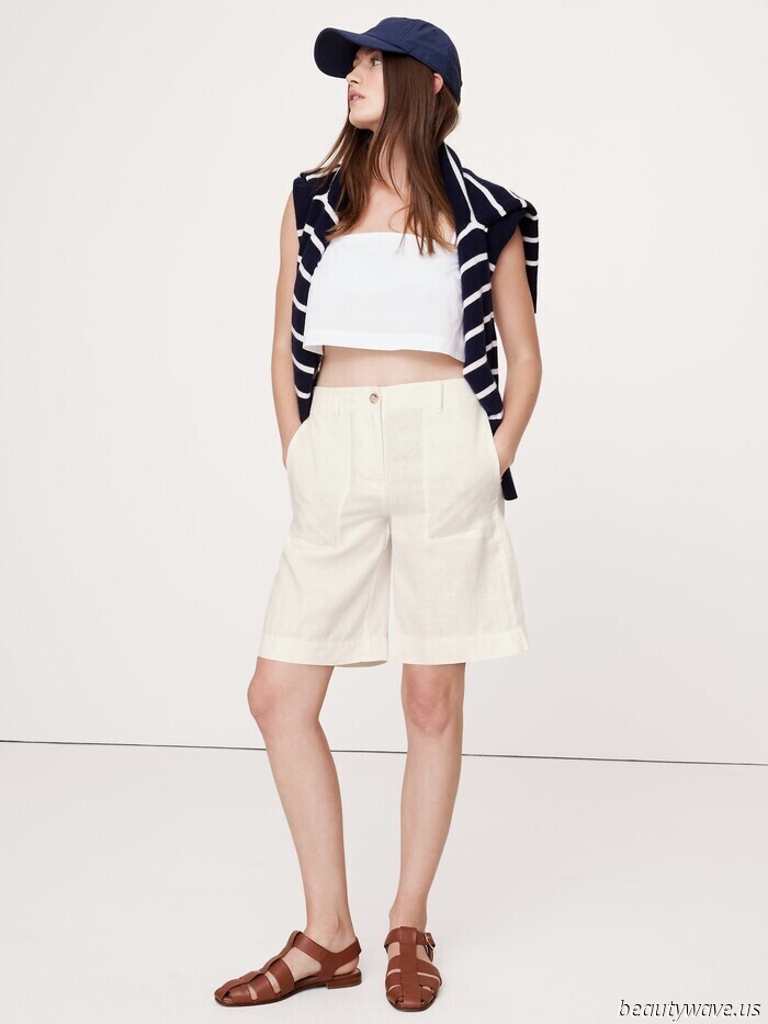 As a Shopping Director residing in Banana Republic, here are the 40 items that I consider to be the most stylish at the moment.