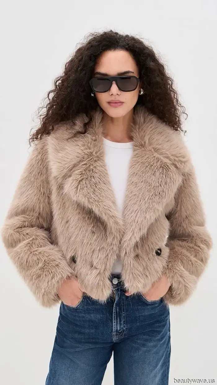 Cada mujer elegante debería tener este estilo de abrigo en su guardarropa de invierno.