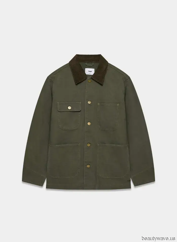 Conoce tu nuevo guardarropa básico 2025: 11 piezas sagradas que todos están usando