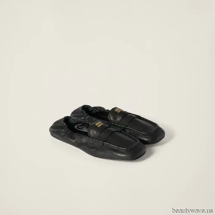 Fashion enthusiasts in Copenhagen have recently been pairing these 5 types of shoes with jeans.