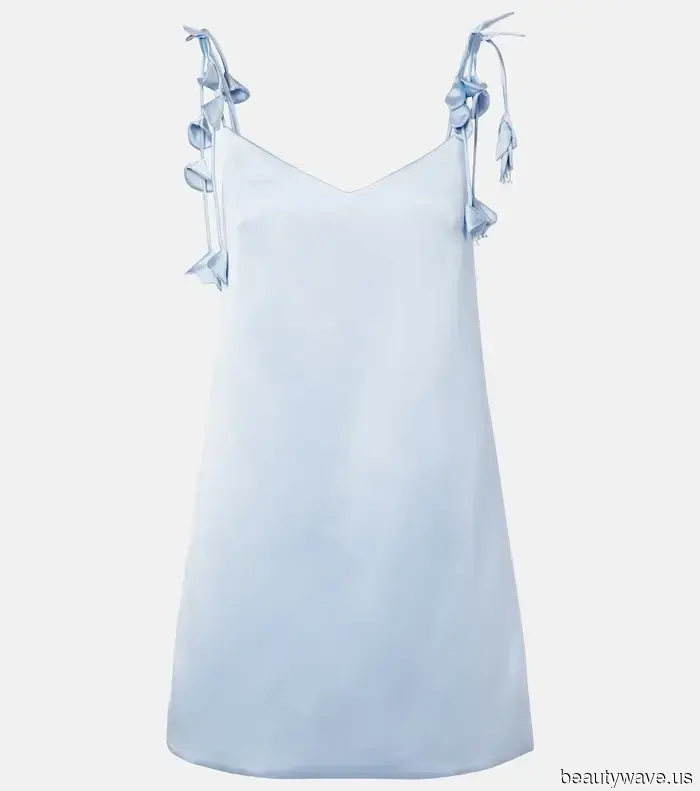 Potresti non essere d'accordo, ma queste 7 tendenze di moda estiva sono ufficialmente "superate", secondo gli esperti di moda.