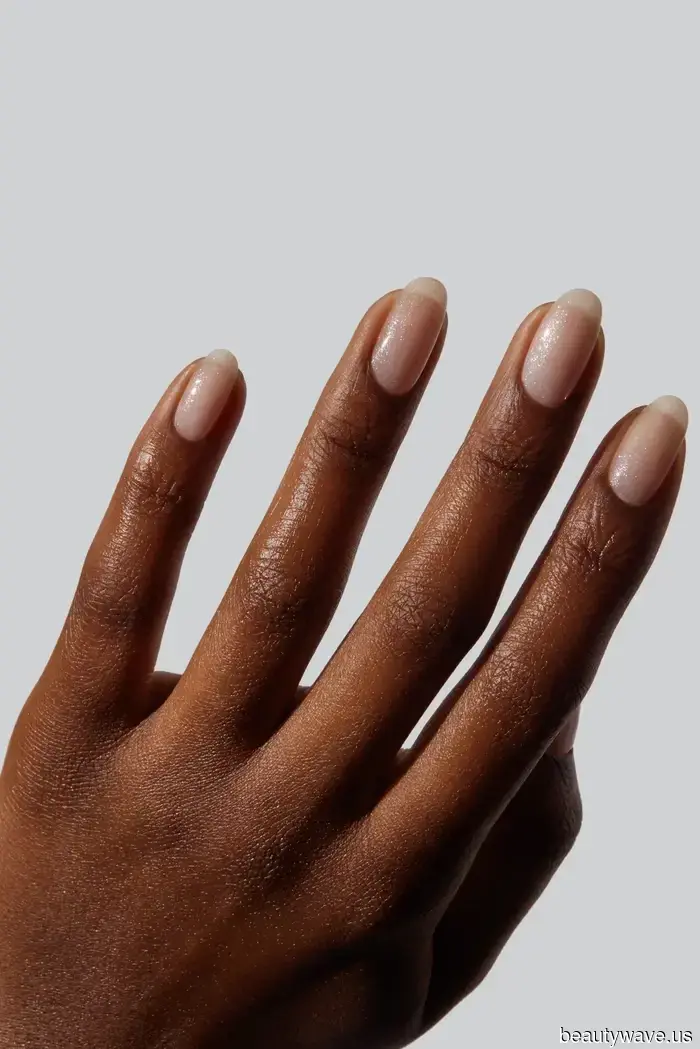 Cuando quiero que mis uñas se vean discretas y saludables, estos esmaltes cumplen.