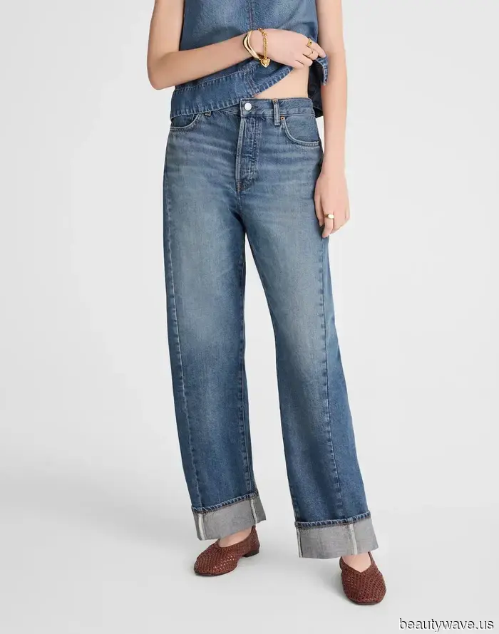 Jennifer Aniston recently sported the sneaker color that transforms this outdated denim trend into something fresh for 2025.