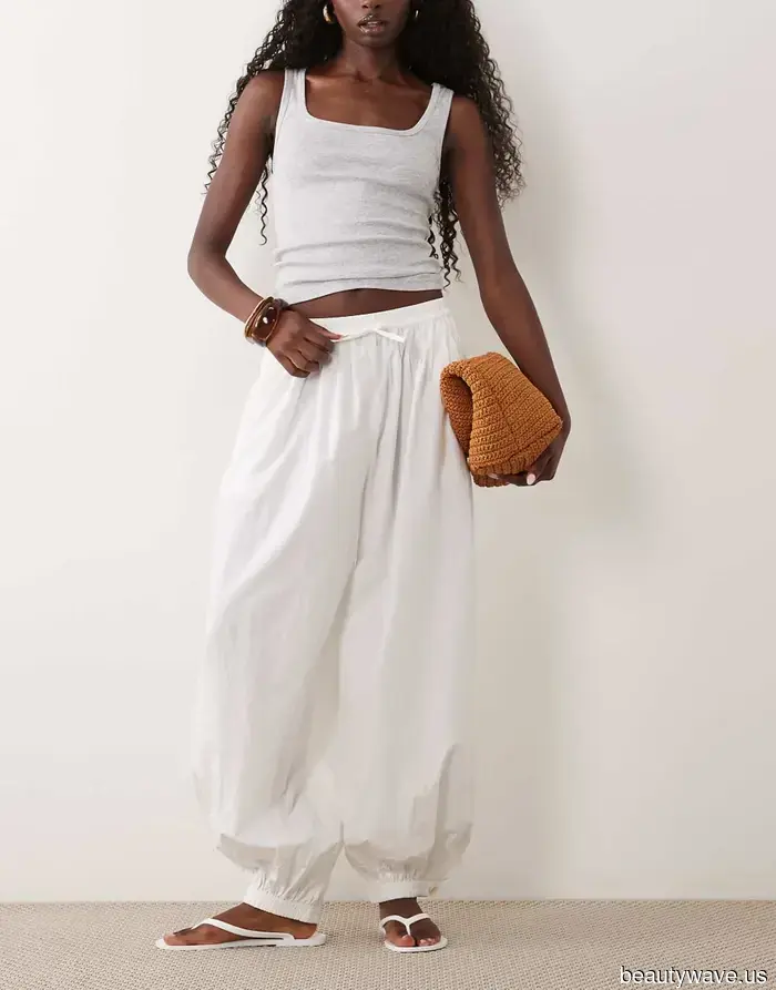 My Minimalist Friend Enjoys an Upscale Aesthetic—7 Essential Pieces for Her Autumn Capsule Wardrobe
