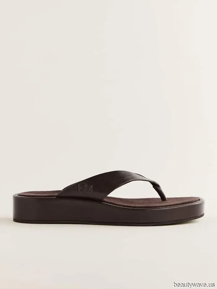 Ich dachte, ich hasse die Mode der 2000er, aber diese Retro-Sandalen-Trends sind tatsächlich schick.