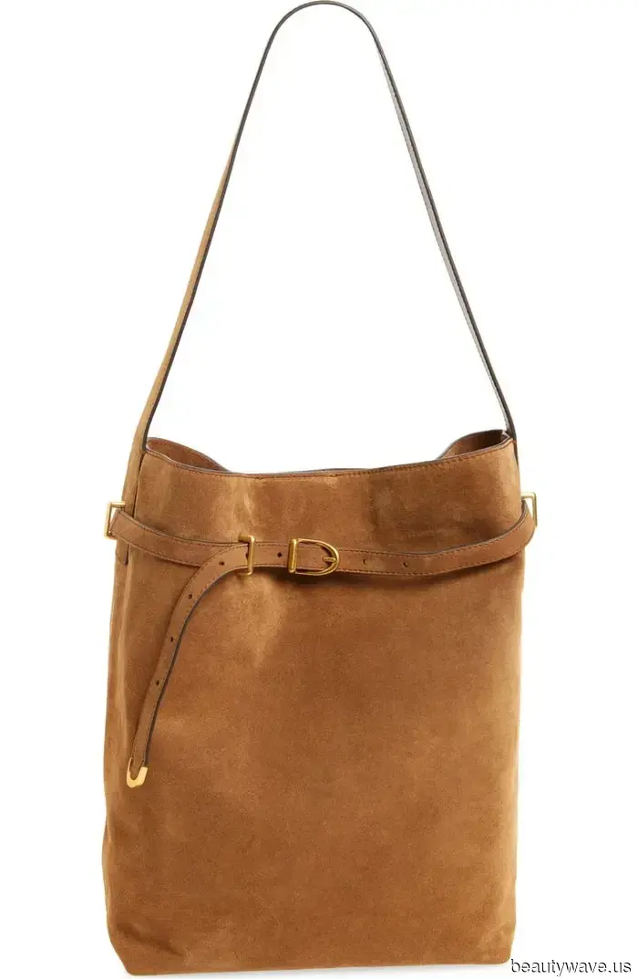 Шубы из искусственного меха! Кашемировые свитера! Замшевые сумки! Вот все тренды, которые я покупаю в огромном магазине Nordstrom...