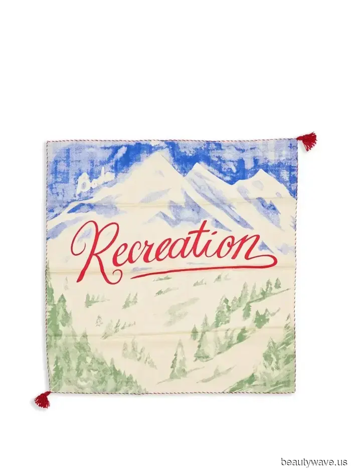 Style insiders are aware that these six summer accessory trends can elevate simple outfits to a more elegant level.