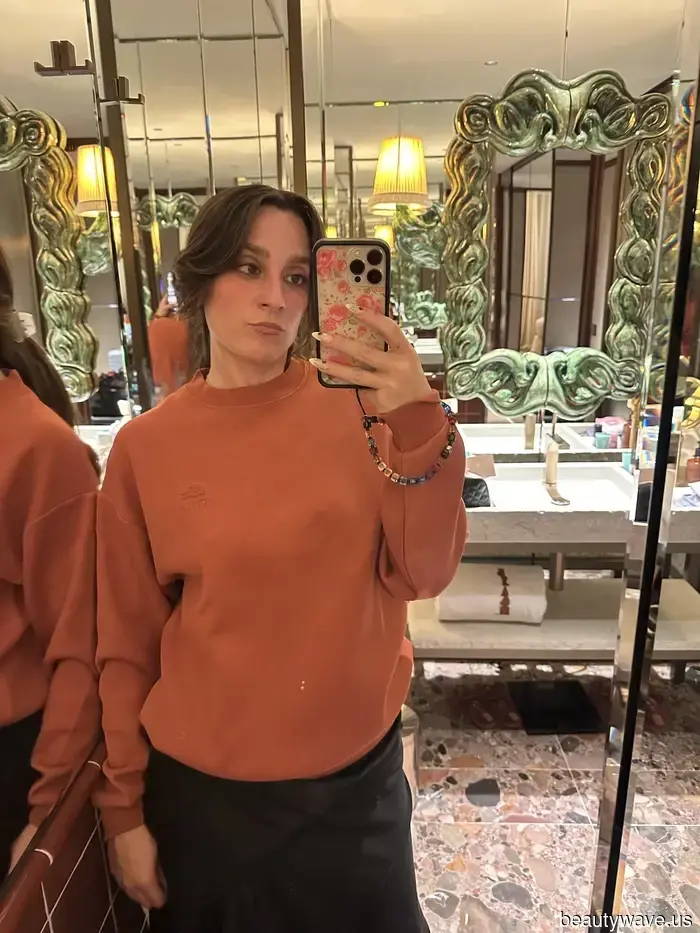 Las mujeres elegantes en Madrid visten este básico americano nostálgico de la manera más chic.