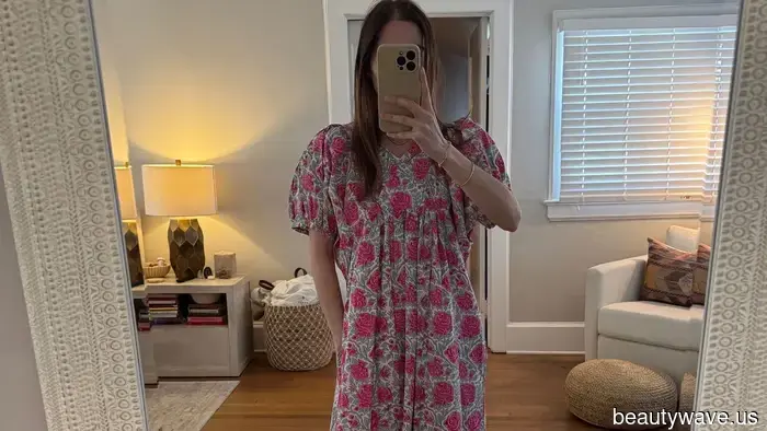 I am employed in the fashion industry—here are the chic items I consistently include in my bag for a warm-weather getaway.