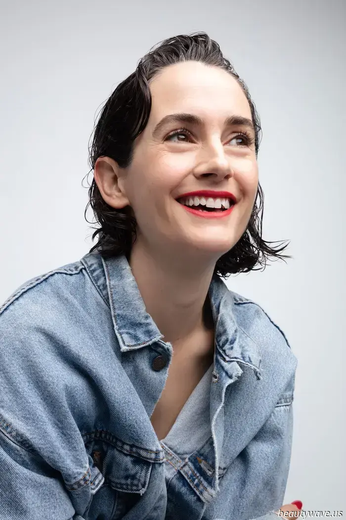 Karla Welch über den größten Farbtrend des Herbstes, ihre Lieblingsuhr und das Outfit-Combination, das sie nie leid werden wird