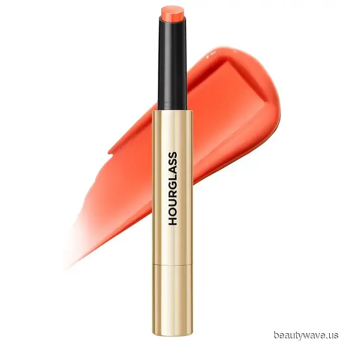 Selena Gomez Just Endorsed the Surprising Fall Lip Color That Taylor Swift Has Been Using Continuously.