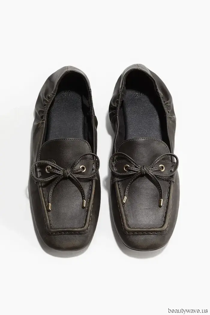 Wait—I've just noticed that the most stylish flat shoes share this particular detail.