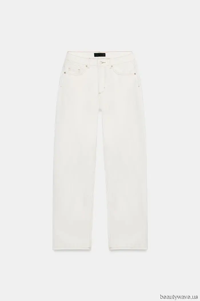 The hot trend that's quickly selling out everywhere is the trendiest option to pair with white jeans right now.