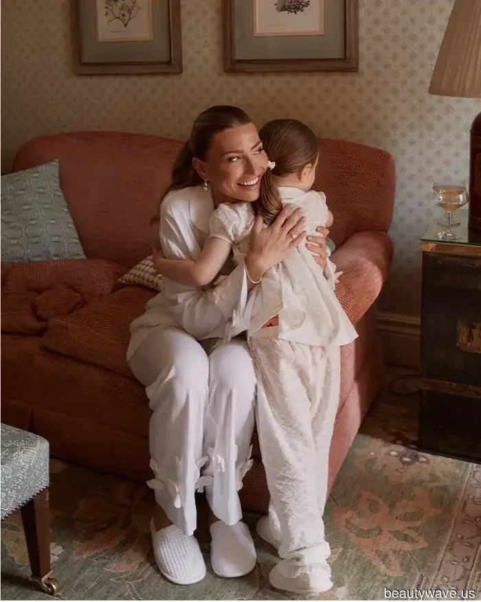 This stunning bride donned a Vera Wang gown and Manolo Blahnik shoes for her sophisticated, timeless countryside wedding.