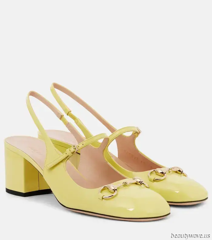 Questo colore di scarpa inatteso ha fatto tutta la differenza nel raffinato outfit di Pamela Anderson
