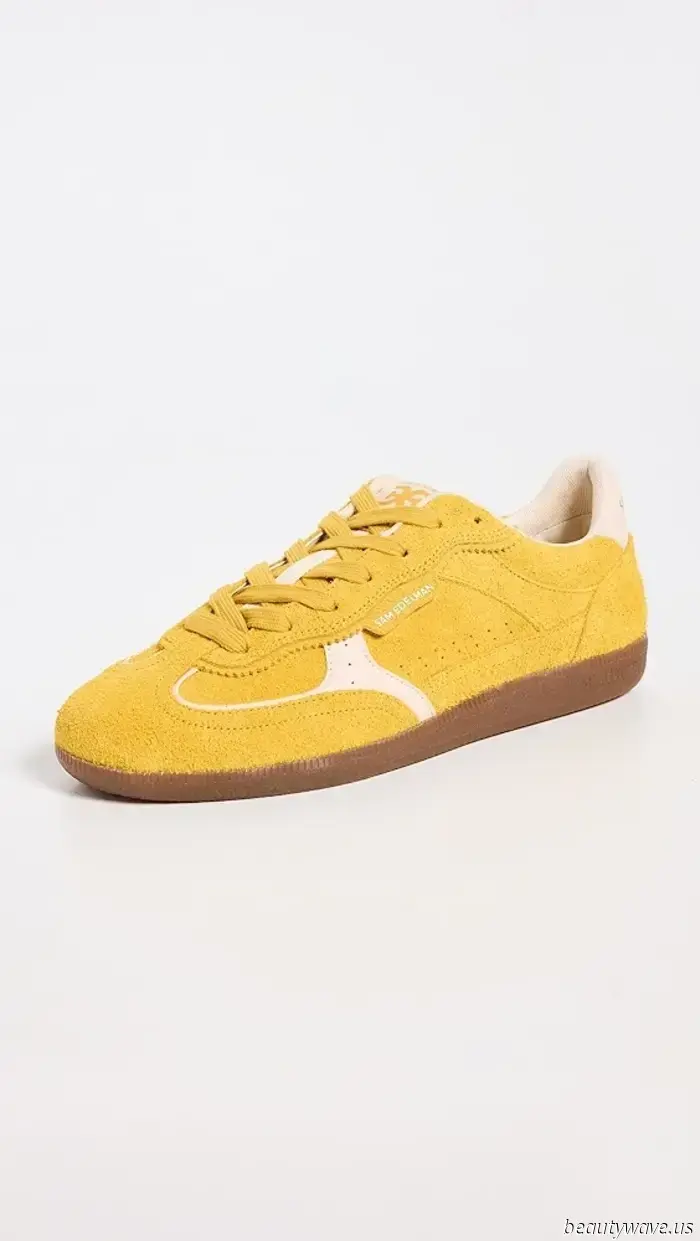 If you're wearing jeans and a white t-shirt this summer, consider replacing this outdated sneaker color trend with this alternative.
