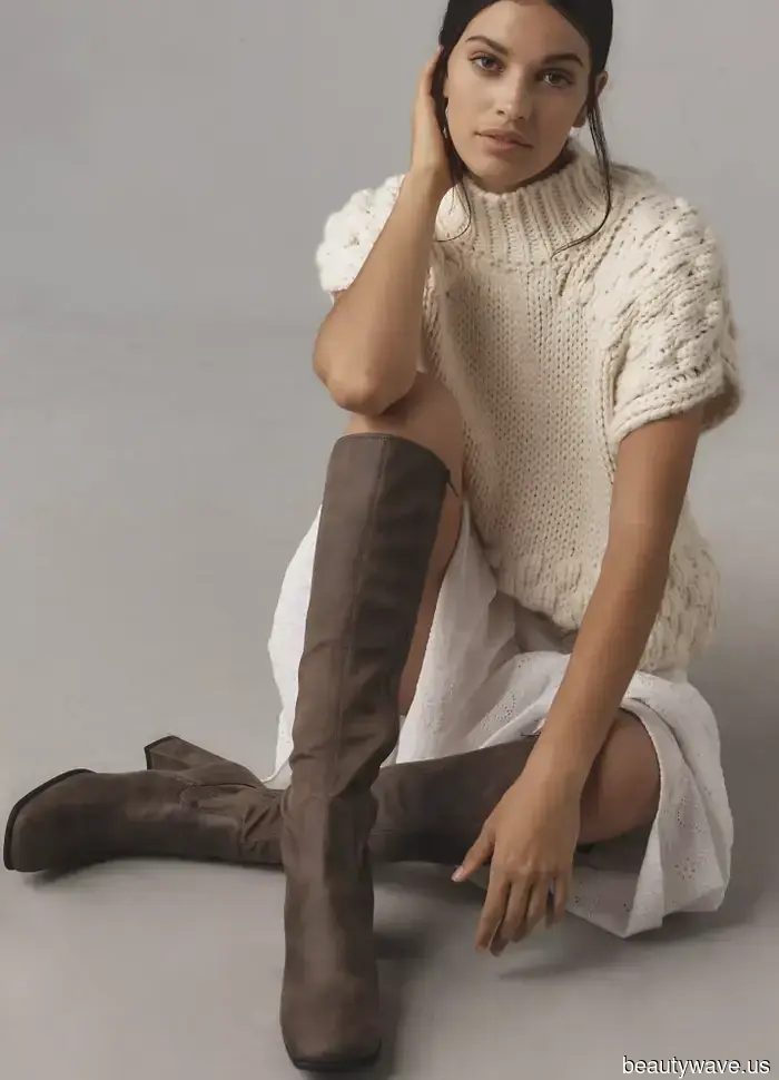 Black shoes will forever be a classic choice, but this stylish shoe color is the only one I plan to wear this autumn.