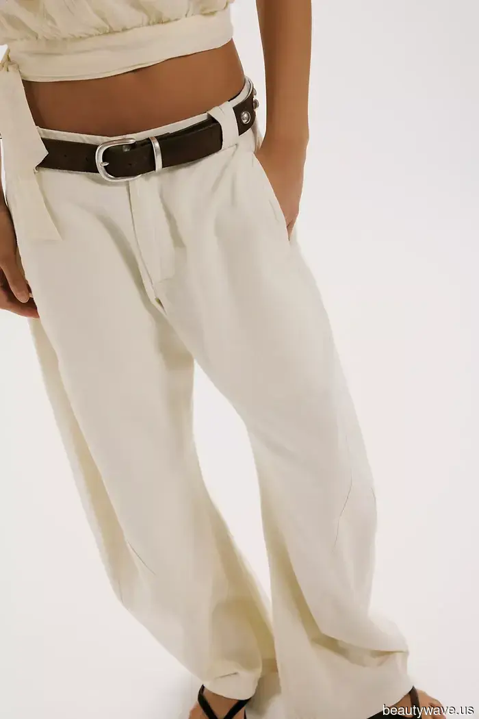 Not Jeans, Not Trousers—This Summer, NY It Girls Will Sport Flats With This Stylish Pant Trend.