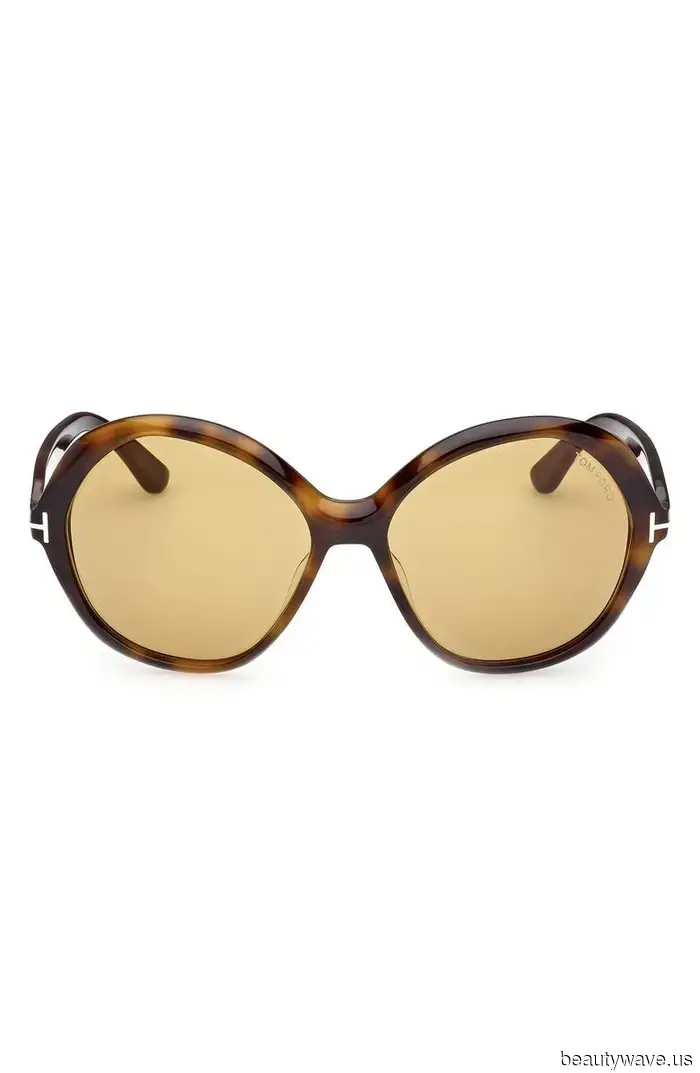 The Sunglasses Style That All Fashion Insiders Will Be Donning in 2026