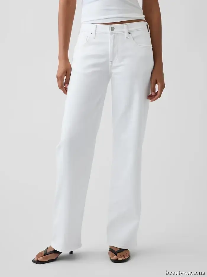Dale un mes, y verás este conjunto de jeans de verano a otoño en cada chica cool de L.A.