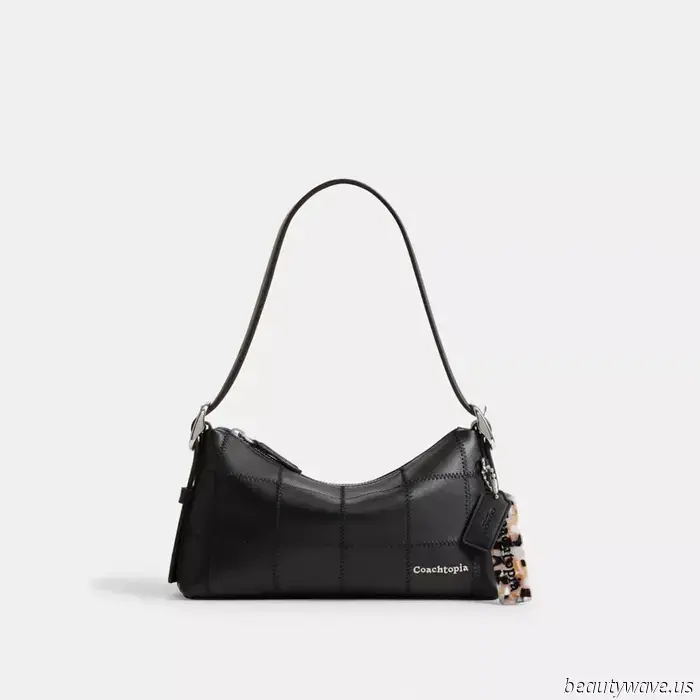 Don this stylish accessory with pants this summer if you wish to achieve a luxurious look.
