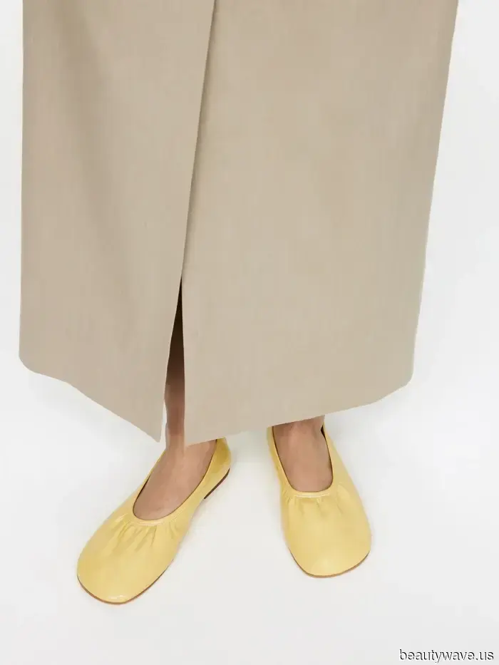 To achieve a classy and affluent look this season, this is the color combination you ought to choose.