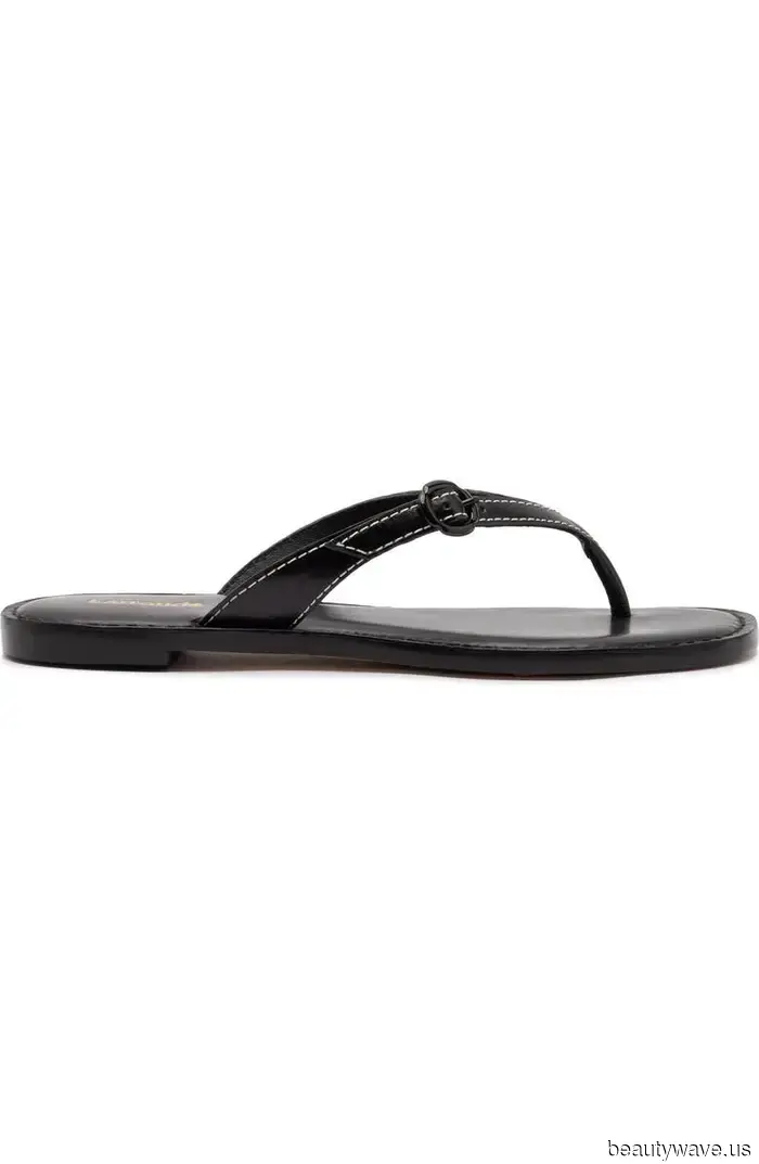 If you plan to wear flat sandals in September, this is the perfect outfit to replicate.