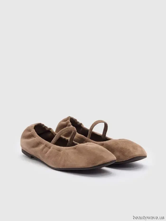 Hell gewaschene Jeans sind zurück&mdash;4 Schuhfarbentrends, die Modeleute dazu tragen.