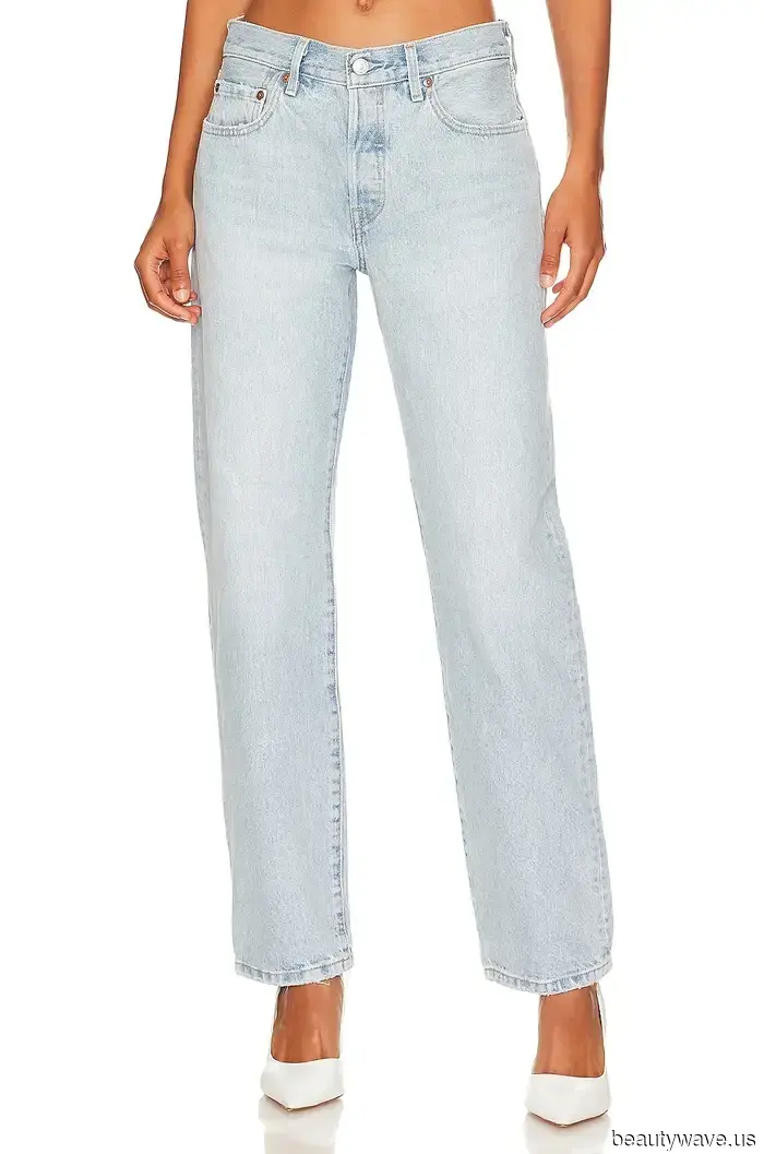Light-wash jeans appear more stylish for 2026 when paired with this trendy shoe style instead of a plain option.